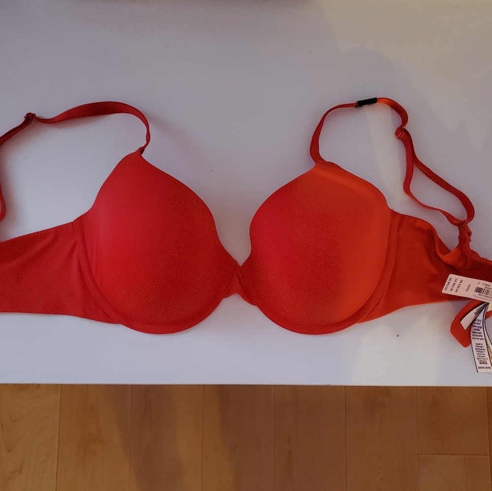 NWT Victoria Secret 32DD